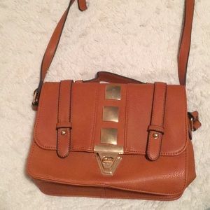 Cross body /shoulder bag, camel colored gold